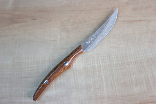 http://japanesechefsknife.com/cdn/shop/products/takeshi-saji-steak-knife-takeshi-saji-vg-10-custom-damascus-steak-knife-ironwood-handle-147078086680_grande.jpg?v=1574700294