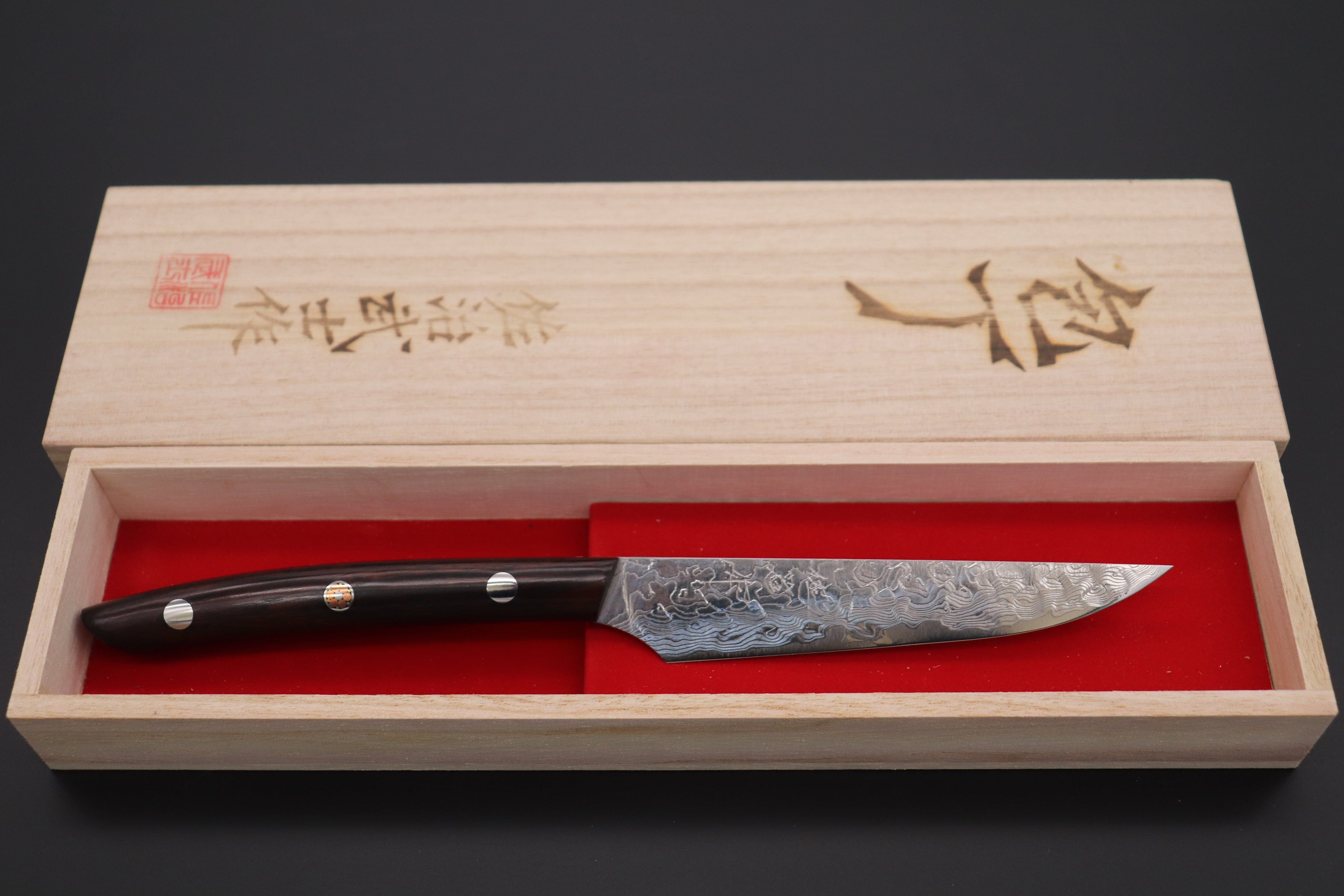https://japanesechefsknife.com/cdn/shop/files/takeshi-saji-steak-knife-takeshi-saji-r-2-diamond-damascus-steak-knife-desert-ironwood-handle-ts-1-43290778304795.jpg?v=1698118067
