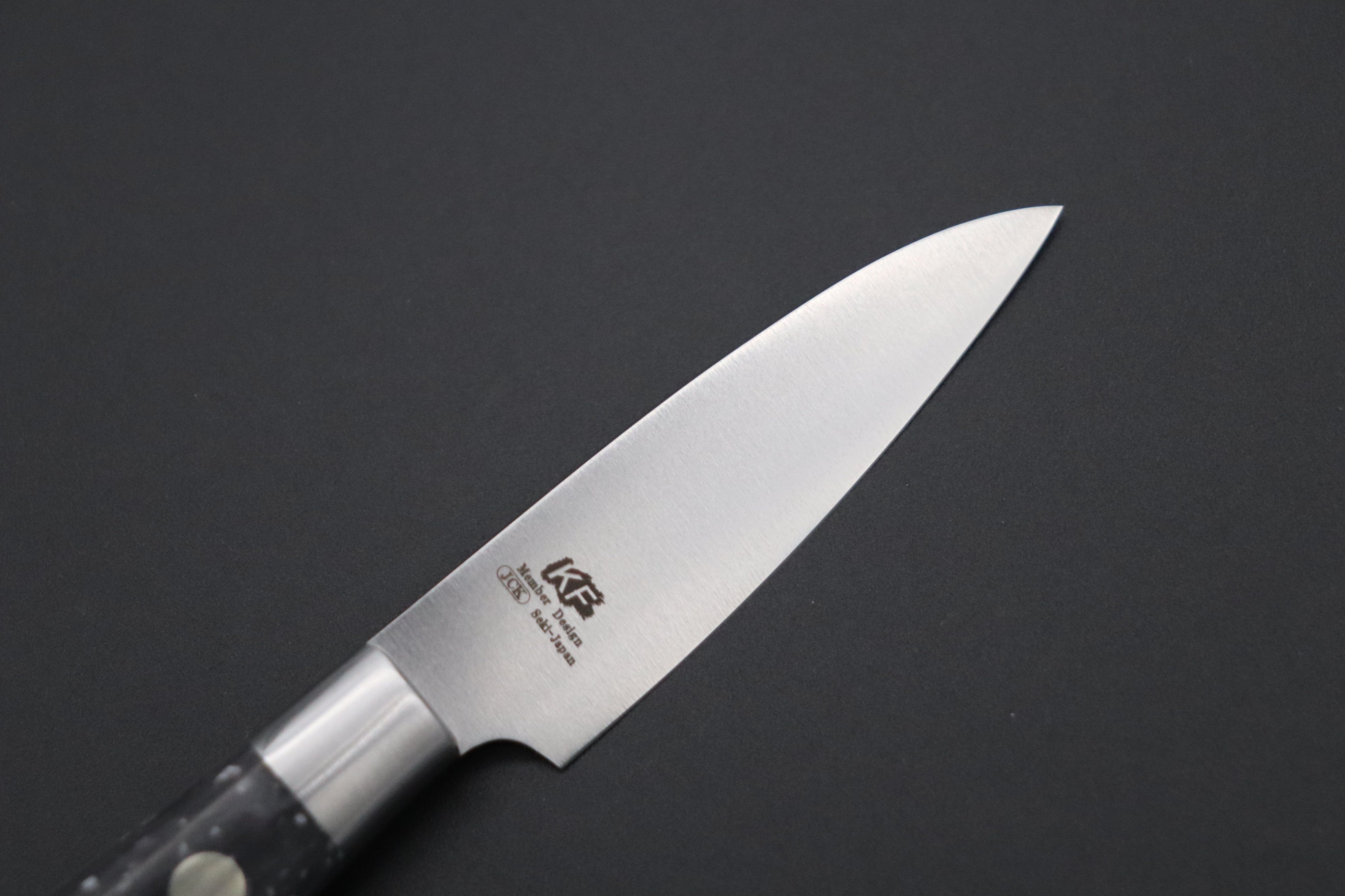 https://japanesechefsknife.com/cdn/shop/products/hattori-paring-hattori-forums-fh-series-limited-edition-snow-in-the-dark-fh-1nd-parer-70mm-2-7-inch-dupont-corian-handle-40239295234331.jpg?v=1685940897