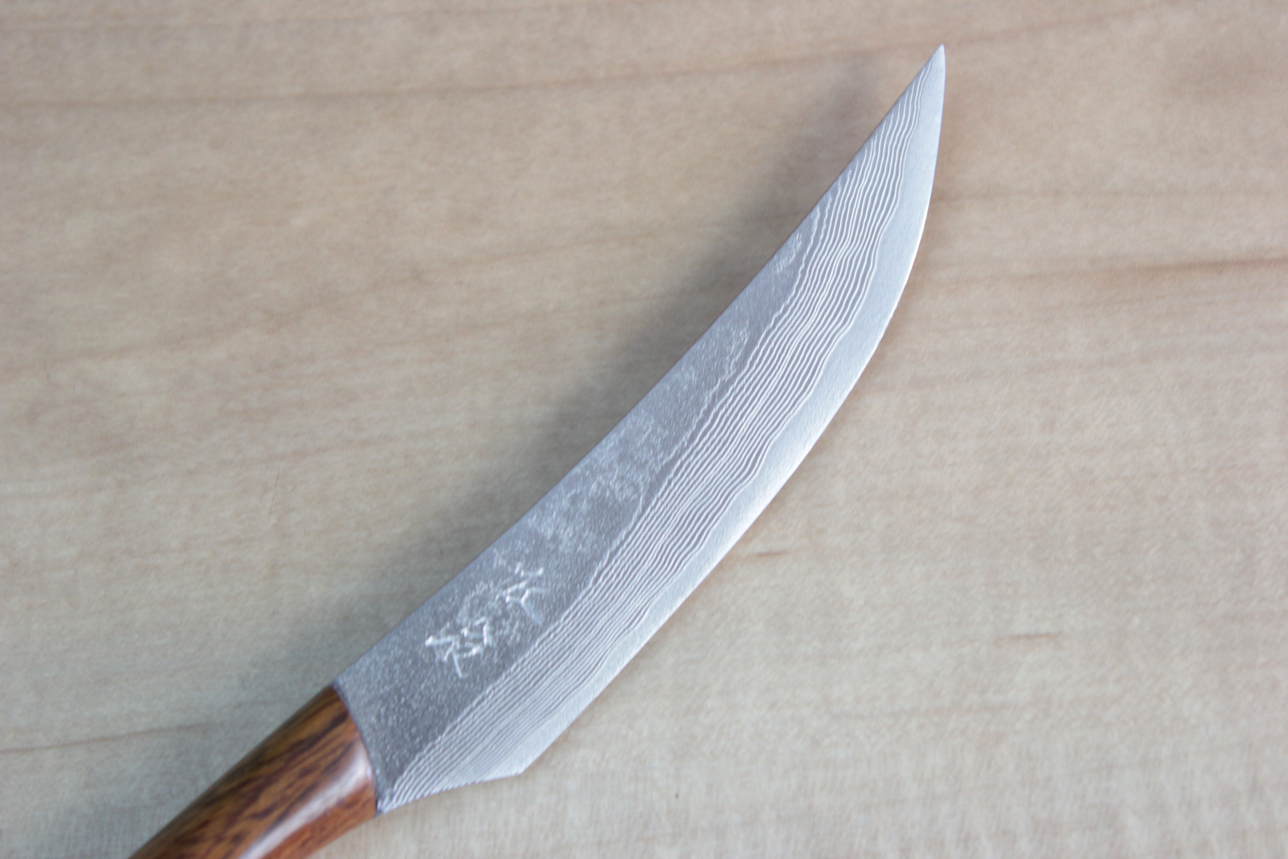 https://japanesechefsknife.com/cdn/shop/products/takeshi-saji-steak-knife-takeshi-saji-vg-10-custom-damascus-steak-knife-ironwood-handle-147079561240.jpg?v=1574700294